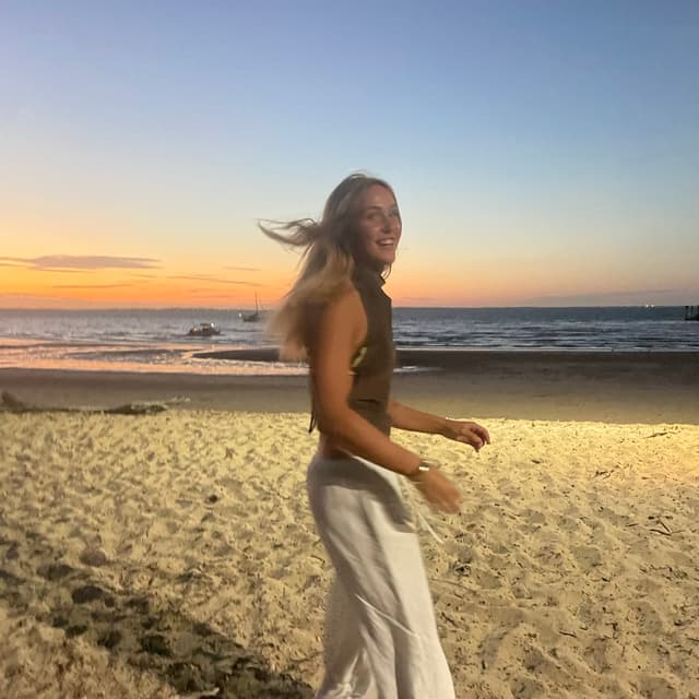 Ellie N.