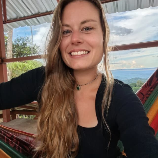 Laura L.