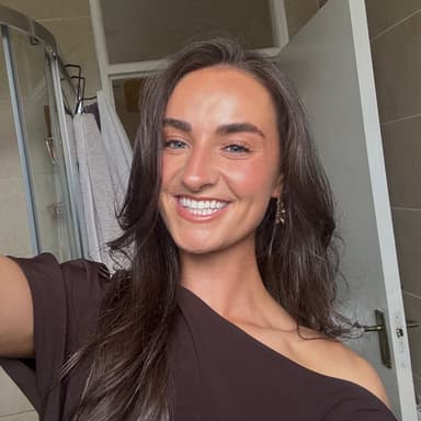 Niamh F.