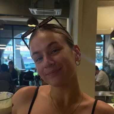 Chloe S.