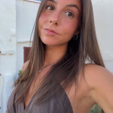 Júlia A.
