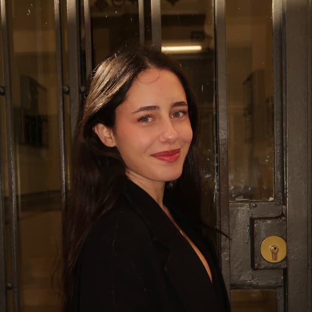 Sara C.
