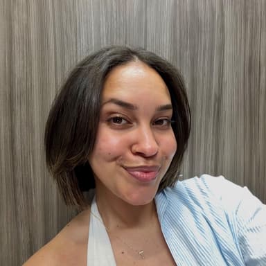 Tia D.