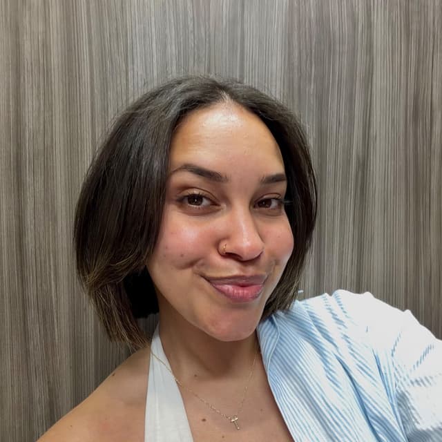 Tia D.